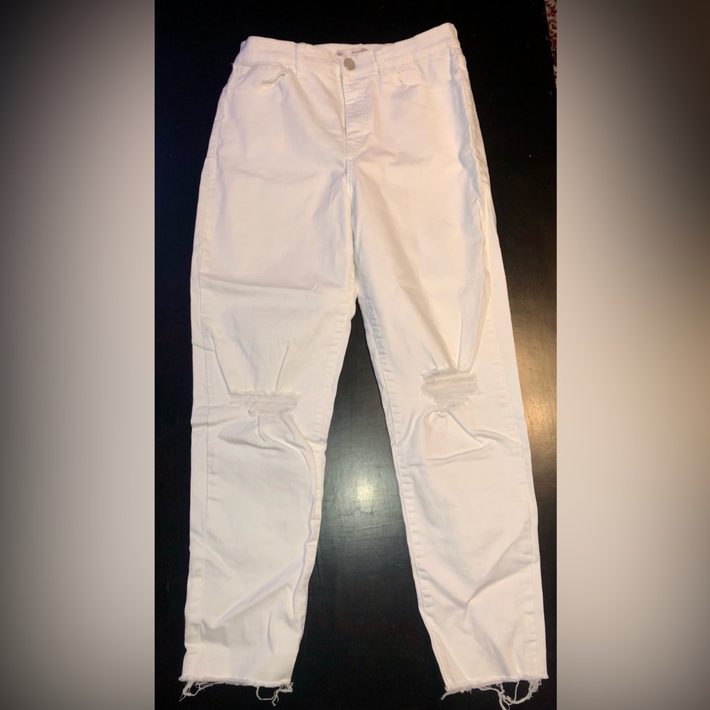White Mom’s jeans, vintage stretch, high waisted, distressed look, like new